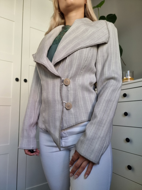 Šedá bunda, Kello r. 34 Šedá bunda, Kello r. 34