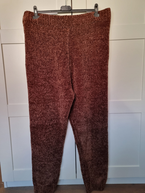 Women's plus size knitted trousers