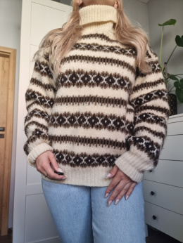 Ciepły sweter HANDMADE