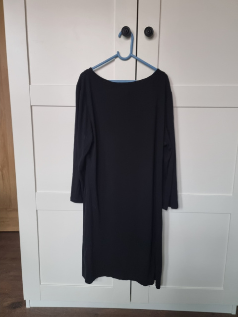 Black dress/tunic with white embroidery, size 44 Black dress/tunic with white embroidery, size 44