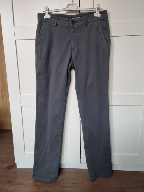 Šedé pruhované kalhoty NAVY SAIL, r. 48 Šedé pruhované kalhoty NAVY SAIL, r. 48
