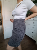 Grey pencil mini skirt with a paisley pattern