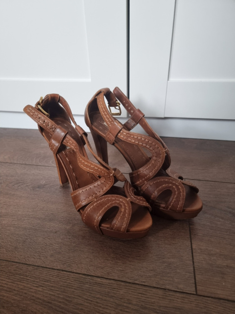 Brązowe sandałki Miu Miu, r. 39 Brązowe sandałki Miu Miu, r. 39