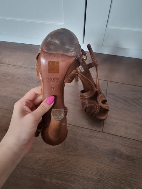 Brązowe sandałki Miu Miu, r. 39 Brązowe sandałki Miu Miu, r. 39