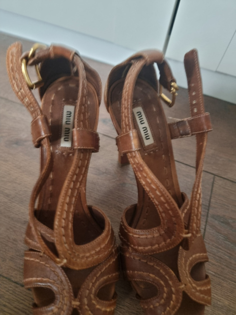 Brązowe sandałki Miu Miu, r. 39 Brązowe sandałki Miu Miu, r. 39