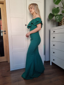 Green maxi dress without shoulders for a wedding