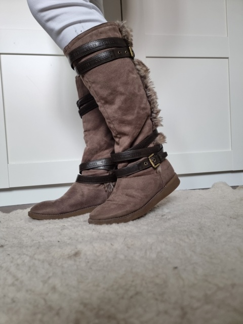 Kožešinové kozačky Guess, vel. 38