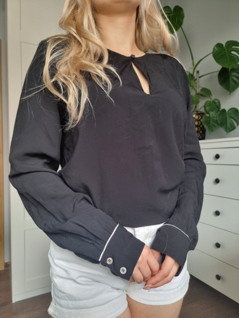Elegant shirt with white piping, size M, viscose Elegant shirt with white piping, size M, viscose