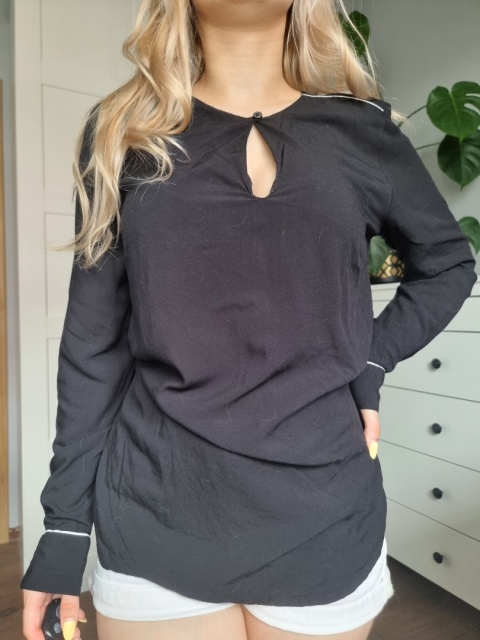 Elegant shirt with white piping, size M, viscose Elegant shirt with white piping, size M, viscose