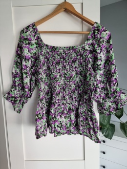 Viscose blouse with delicate floral pattern in purple and green, puff sleeves, elastic cuffs, square neckline, size M